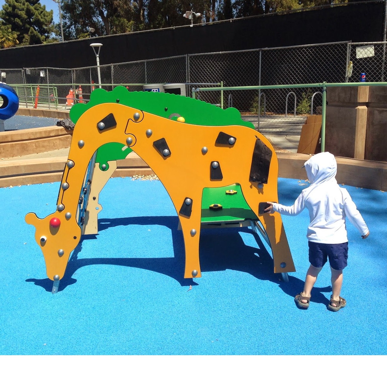 картинка Детская площадка для слабовидящих детей от производителя реабилитационного оборудования и ЛФК