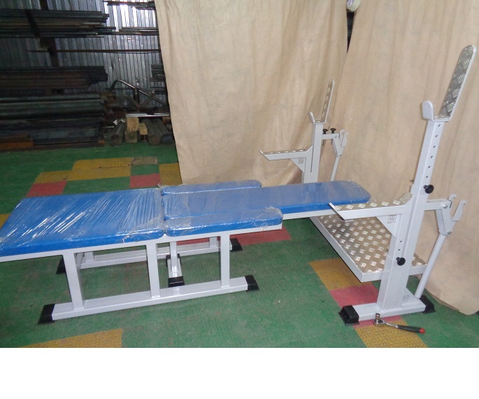 картинка Скамья со стойками для жима лежа для инвалидов от производителя реабилитационного оборудования и ЛФК