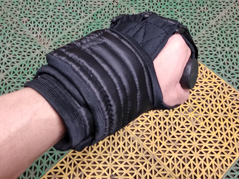 картинка Перчатки для фиксации кисти на рукояти тренажеров от производителя реабилитационного оборудования и ЛФК