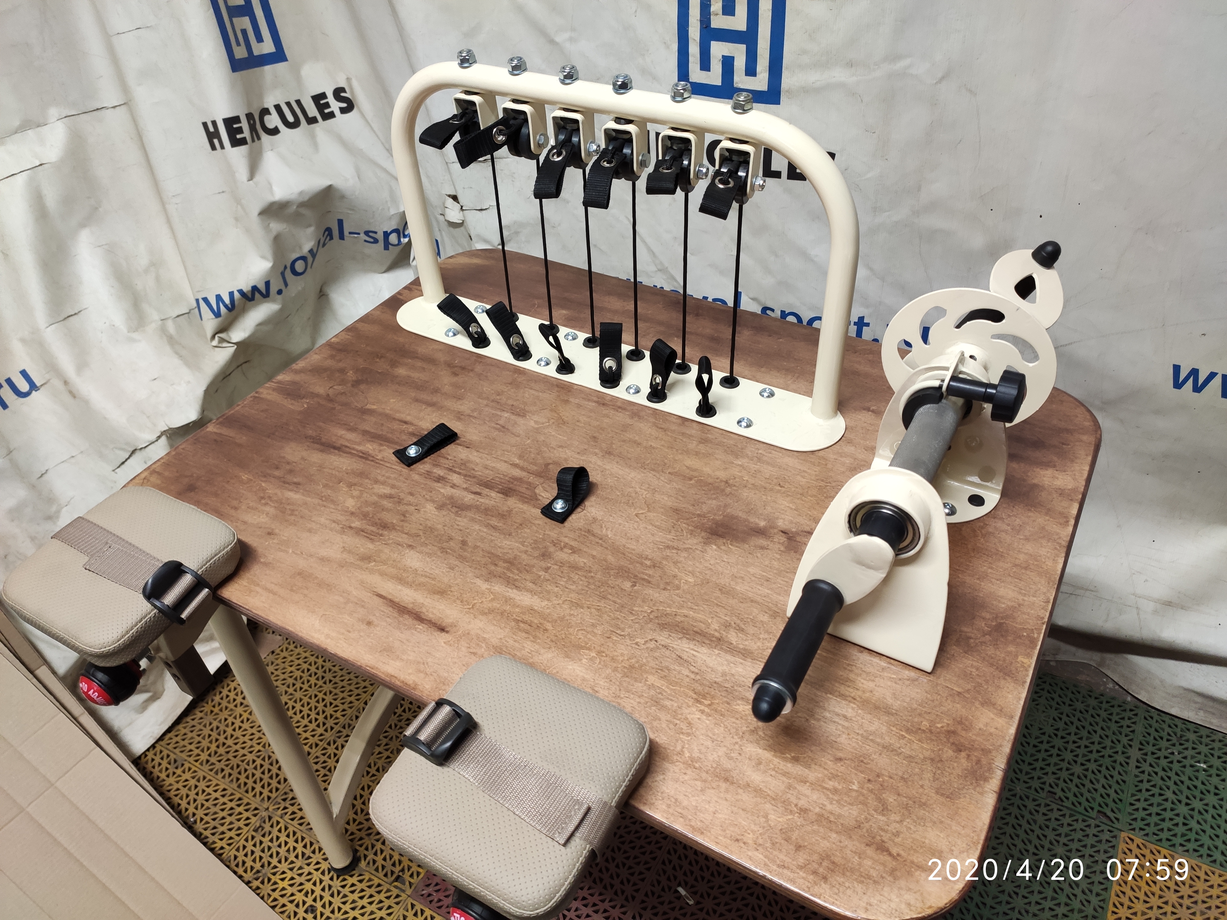 картинка Стол для разработки пальцев и кисти рук от производителя реабилитационного оборудования и ЛФК